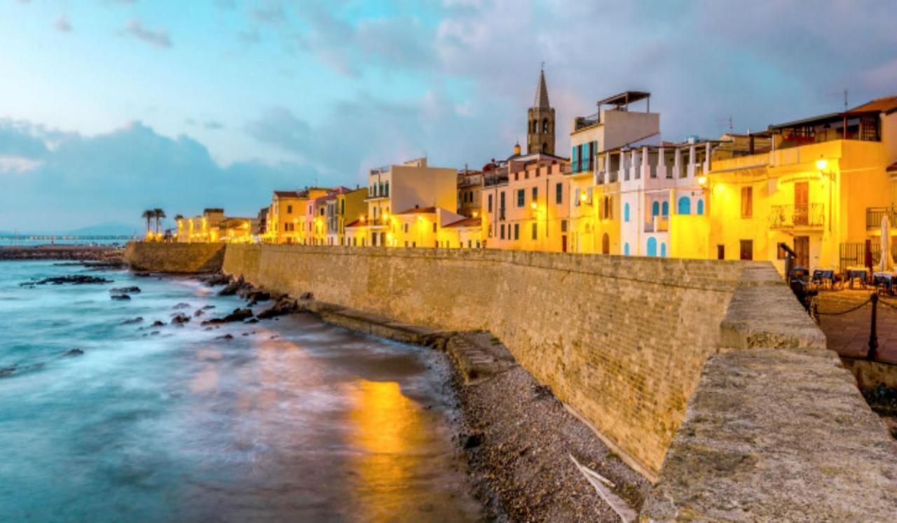 Casa Di Molly Al Centro Di Alghero Exterior foto